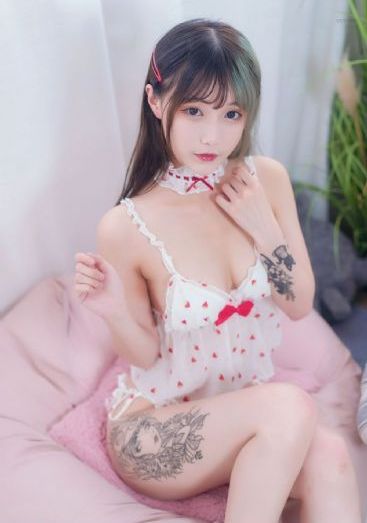 欧美大码模特艾希利泳装走秀_BD免费视频大全